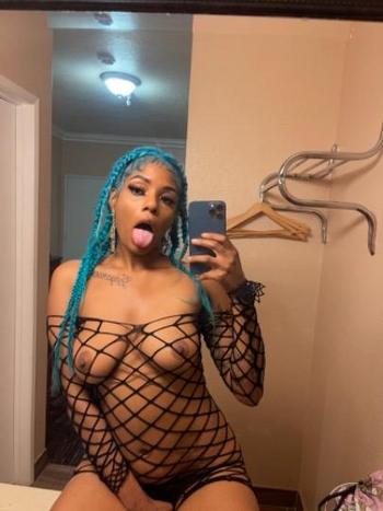 Pocahontas, 21  female escort, Indianapolis