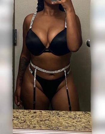 Yohannes, 22  female escort, Indianapolis