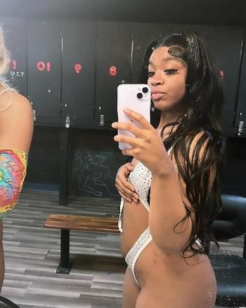 Yae , 21  female escort, Indianapolis