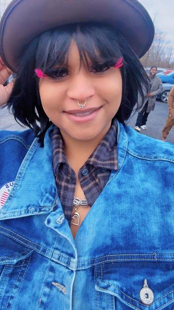 Queen, 23  female escort, Indianapolis