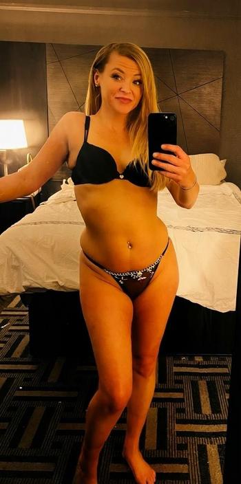 Carissa, 36  female escort, Indianapolis