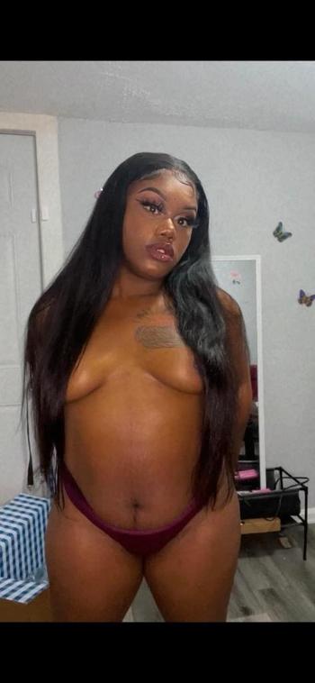 HER , 27  female escort, Indianapolis