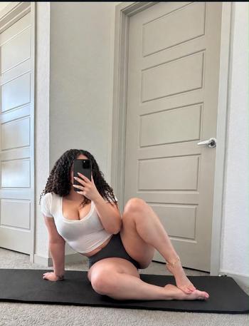 Yosmairis, 20  female escort, Indianapolis