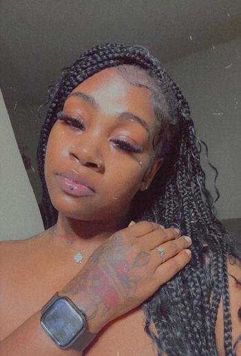 Reign, 28  female escort, Indianapolis