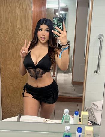 Vivian Pamela, 25  female escort, Indianapolis